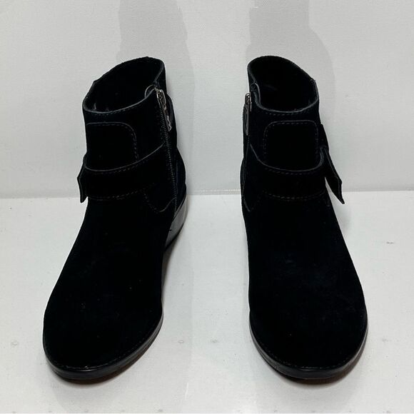 Skechers Westernville Water-Repellent Suede Ankle Boots - Picture 4 of 7